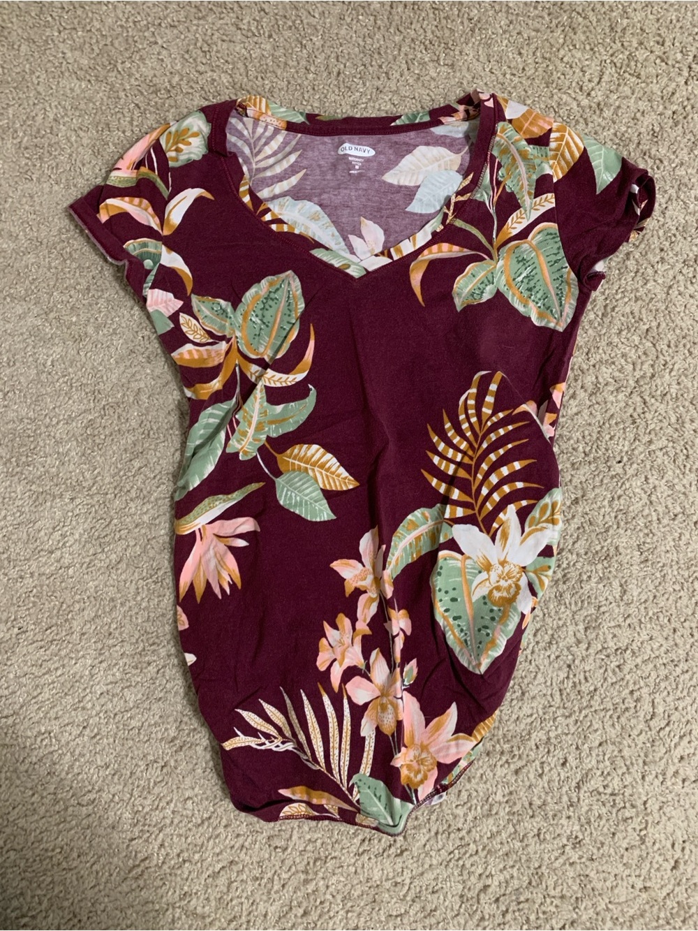 Women's Floral V-Neck Maternity Top - Maroon